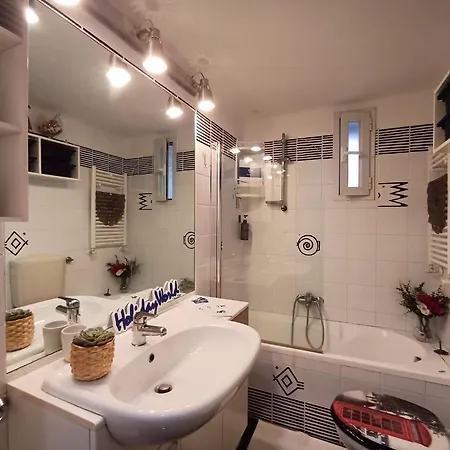Apartment La Casetta In Centro By World Genoa